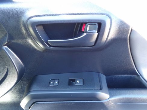 Used 2019 Toyota Tacoma SR image 34