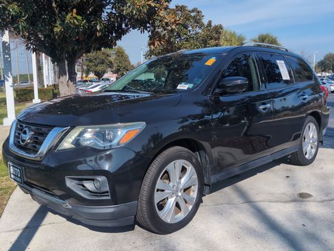 Used 2018 Nissan Pathfinder SL w/ SL Premium Package image 5