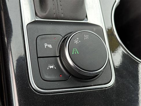 Used 2022 Chevrolet Blazer Premier image 36