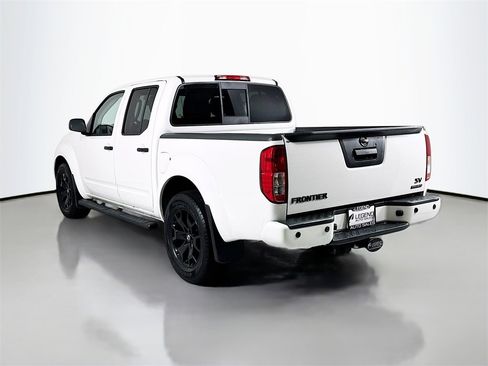 Used 2021 Nissan Frontier SV w/ Midnight Edition Floor Mats image 8