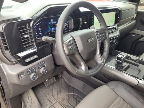 Used 2025 Chevrolet Silverado 1500 ZR2 w/ Technology Package image 21