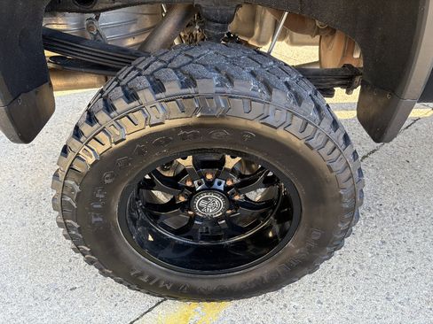 Used 2022 Chevrolet Silverado 2500 LT w/ Convenience Package image 11