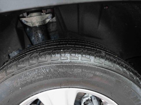 Used 2025 Toyota RAV4 XLE image 30