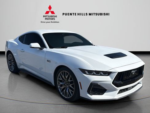 Used 2024 Ford Mustang GT Premium RWD image 3