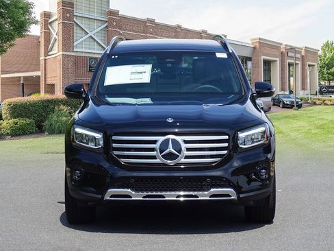 New 2025 Mercedes-Benz GLB 250 4MATIC image 2
