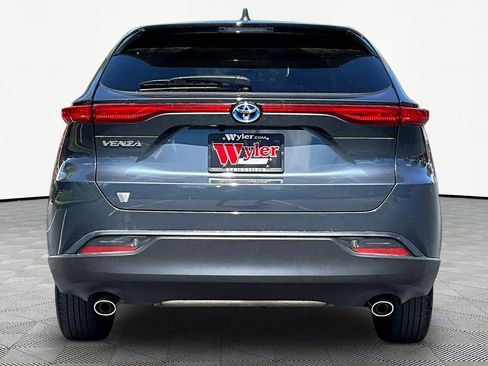 Used 2024 Toyota Venza LE AWD/4WD image 5