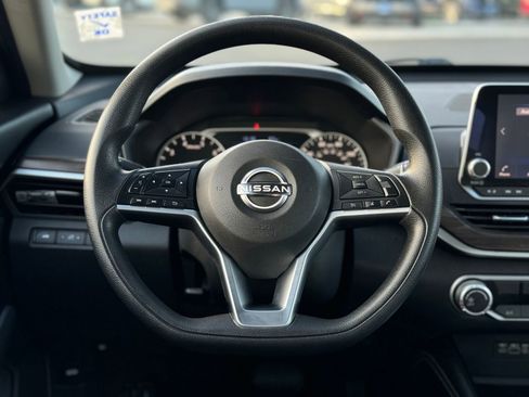 Used 2023 Nissan Altima 2.5 SV image 15