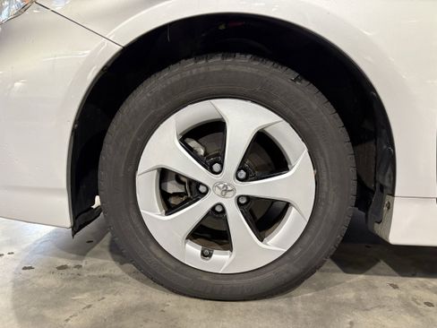 Used 2013 Toyota Prius Two image 11