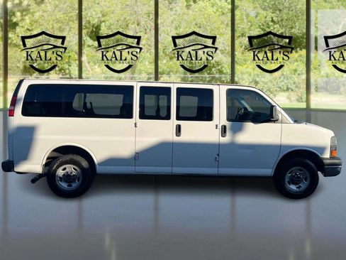 Used 2014 GMC Savana 3500 LT w/ LT Preferred Equipment Group image 4