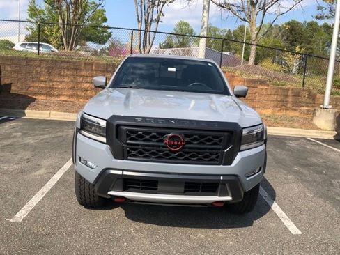 Used 2023 Nissan Frontier PRO-4X w/ Pro-4X Premium Package image 5