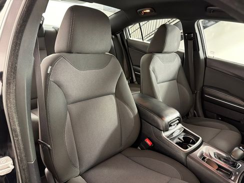 Used 2015 Dodge Charger SE w/ Sport Appearance Group image 21