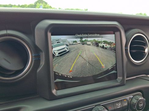 Used 2023 Jeep Wrangler Unlimited Rubicon 4xe w/ Steel Bumper Group AWD/4WD image 19