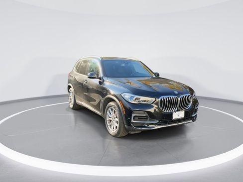 Certified 2023 BMW X5 xDrive40i w/ Executive Package image 2
