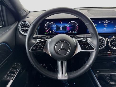 Used 2024 Mercedes-Benz GLB 250 image 11