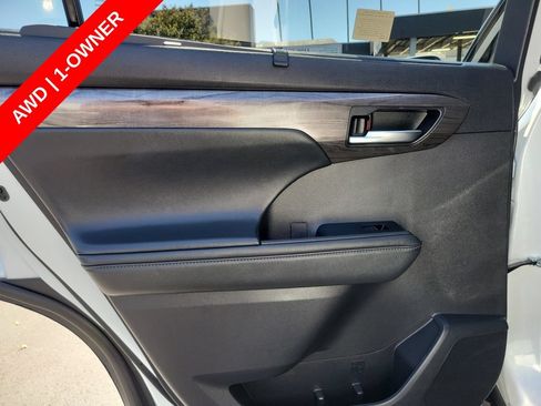 Used 2023 Toyota Highlander Limited AWD/4WD image 19