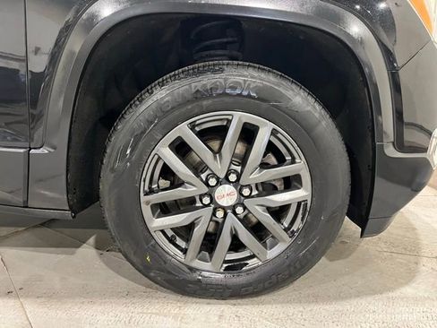 Used 2019 GMC Acadia SLT image 13