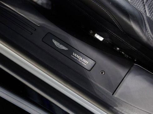 Used 2025 Aston Martin Vanquish RWD image 36