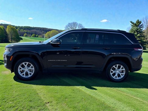 Used 2023 Jeep Grand Cherokee Limited AWD/4WD image 5