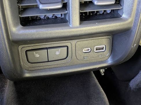 Certified 2023 Cadillac XT4 Luxury w/ Cold Weather Package image 15