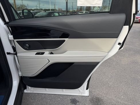 New 2026 Lincoln Nautilus Reserve w/ Jet Appearance Package image 27