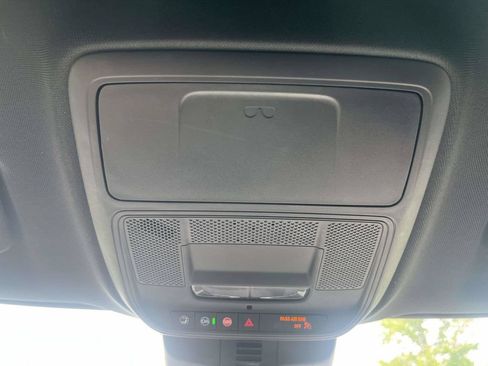 Used 2024 Chevrolet Traverse Z71 AWD/4WD image 25