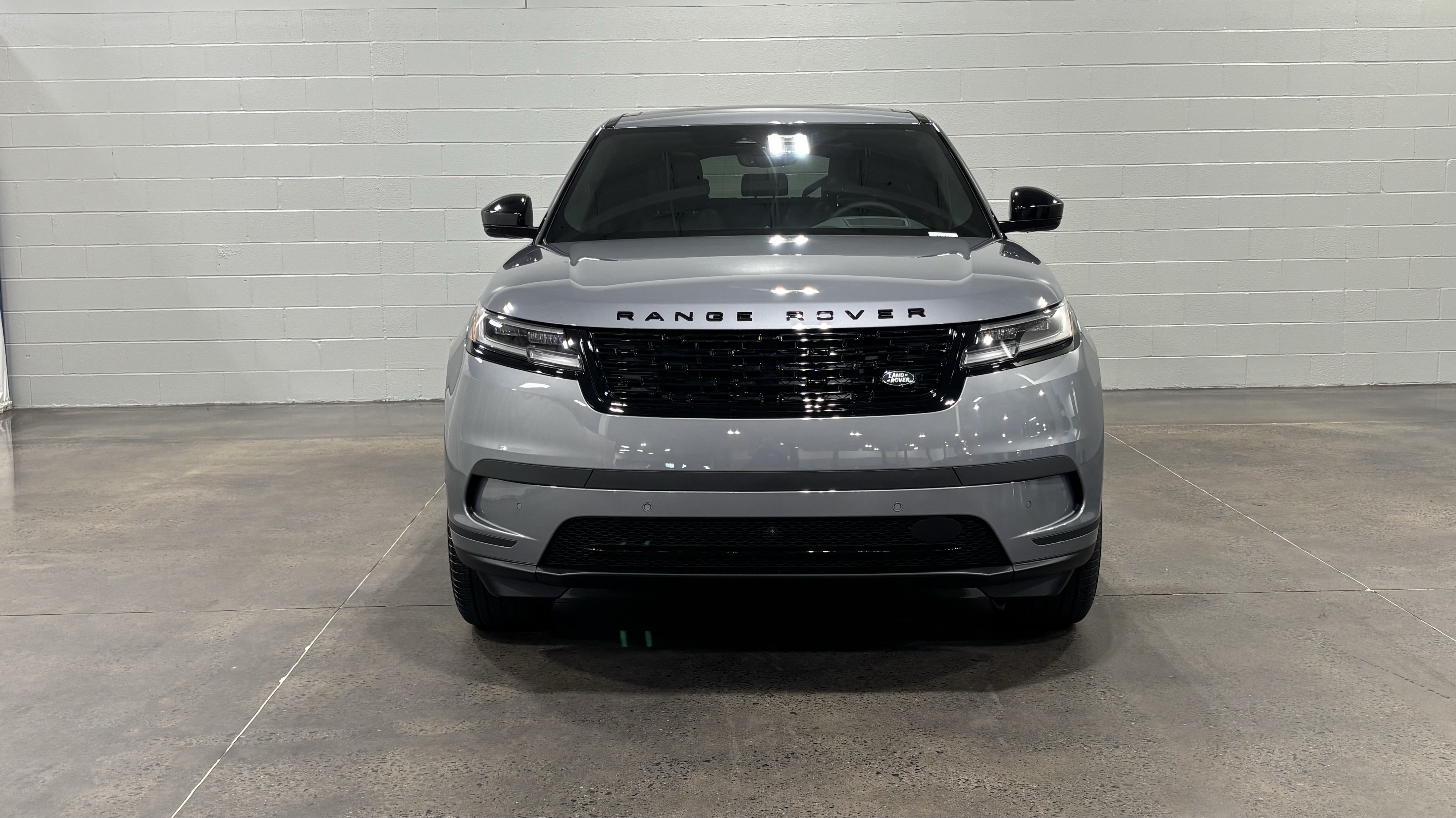 New 2026 Land Rover Range Rover Velar S AWD/4WD image 9