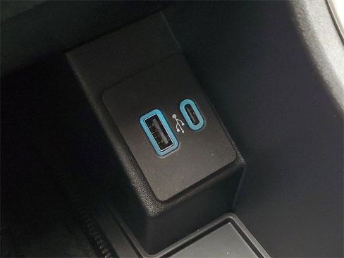 Certified 2024 Ford Edge SEL w/ Convenience Package image 24