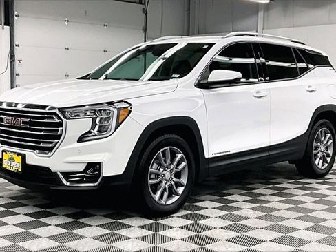 Used 2023 GMC Terrain SLT w/ Tech Package image 11