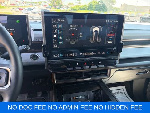 Used 2025 GMC Hummer EV 3X w/ LPO, Illumination Package AWD/4WD image 18