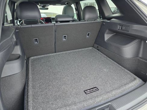 New 2026 Volkswagen Tiguan SE R-Line image 18