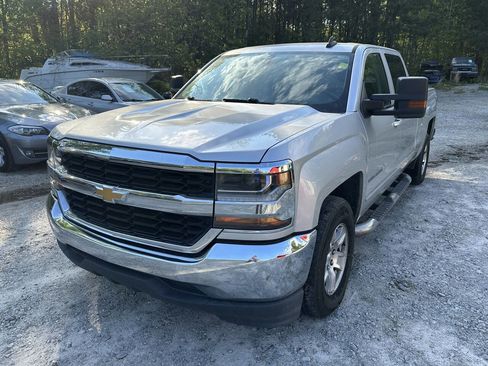 Used 2017 Chevrolet Silverado 1500 LT w/ Trailering Package image 2