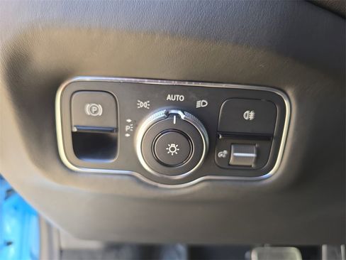 Used 2020 Aston Martin V8 Vantage Coupe image 26