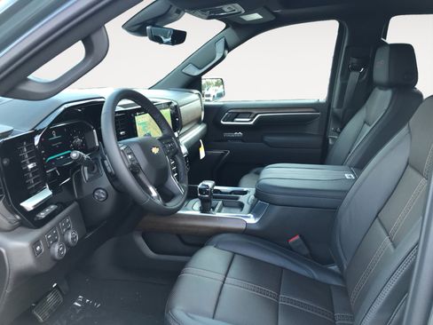 New 2026 Chevrolet Silverado 1500 High Country w/ High Country Premium Package image 9