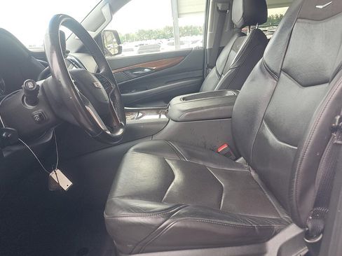 Used 2019 Cadillac Escalade ESV Luxury AWD/4WD image 4