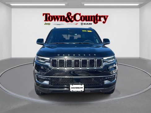Used 2022 Jeep Wagoneer Series I w/ Convenience Group I AWD/4WD image 3