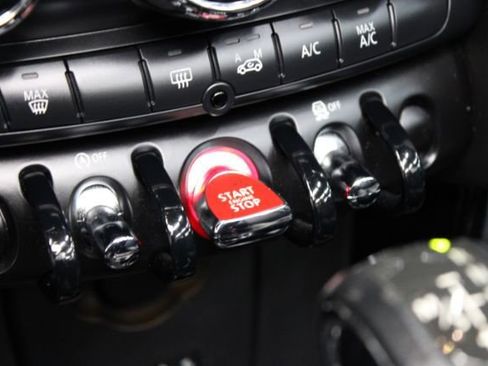 Used 2016 MINI Cooper S image 16