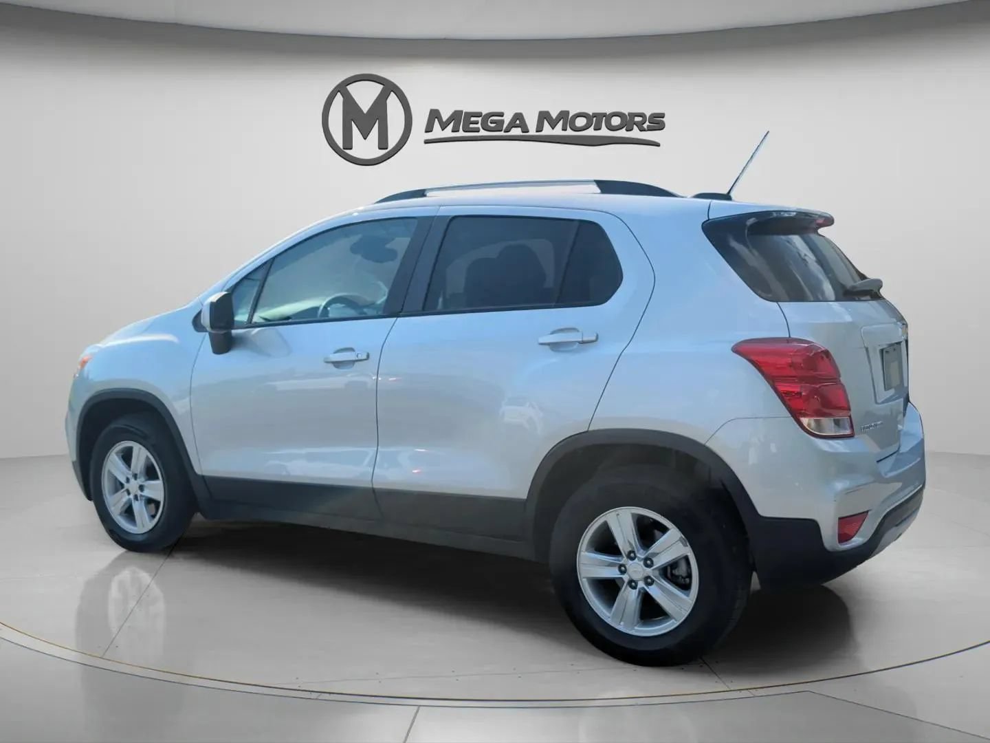 Used 2021 Chevrolet Trax LT AWD/4WD image 4