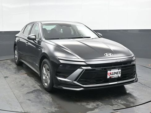 New 2026 Hyundai Sonata SE FWD image 4