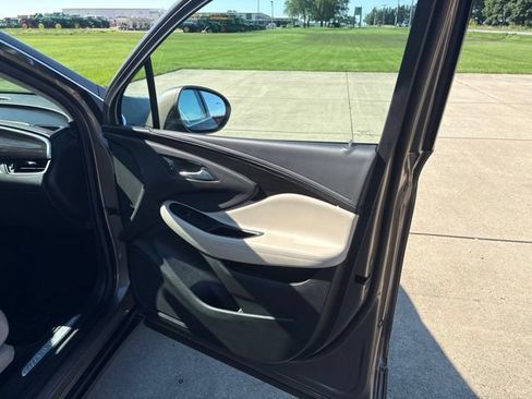 Used 2019 Buick Envision Essence FWD image 21