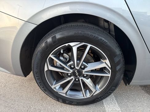 Used 2023 Kia Forte LXS FWD image 10