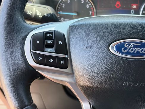 Used 2023 Ford Explorer XLT RWD image 16