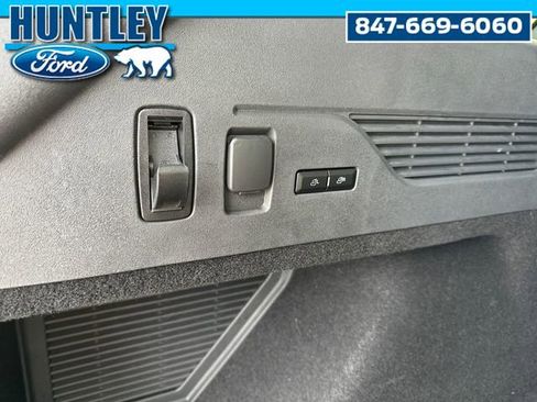 Used 2024 Lincoln Nautilus Reserve w/ Equipment Group 202A image 14