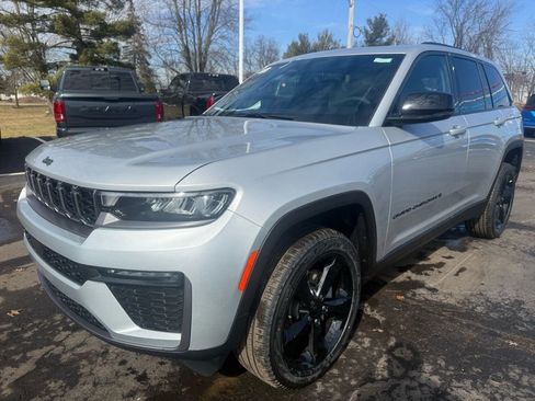 New 2026 Jeep Grand Cherokee Limited w/ Limited Altitude Package image 7