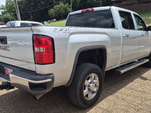 Used 2015 GMC Sierra 2500 SLT w/ Suspension Package, Off-Road AWD/4WD image 8