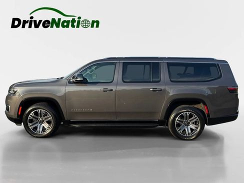 Used 2025 Jeep Wagoneer L Series II w/ 8-pass Seating Package AWD/4WD image 8