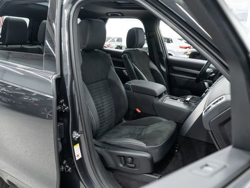 Used 2023 Land Rover Discovery S R-Dynamic image 11