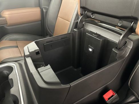 Used 2022 Chevrolet Silverado 3500 High Country w/ Snow Plow Prep/Camper Package image 28