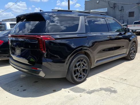 Used 2025 Kia Carnival SX Prestige FWD image 10