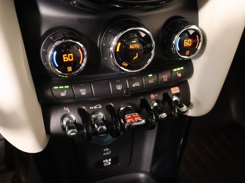 Used 2022 MINI Cooper SE FWD image 8
