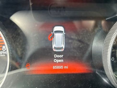 Used 2016 Jeep Cherokee Trailhawk w/ Cold Weather Group AWD/4WD image 11